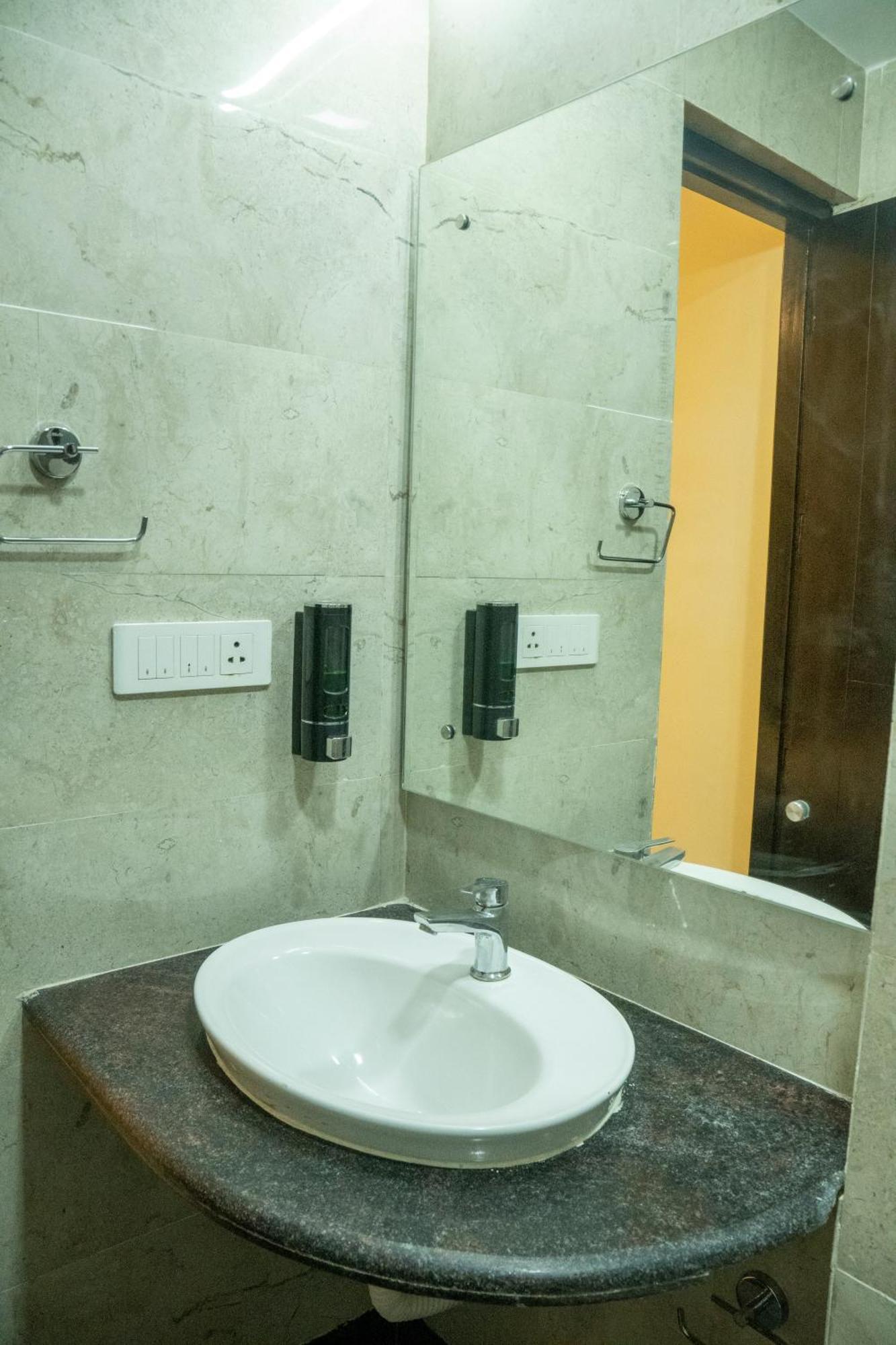 Hotel Sun Grand Agra  Bagian luar foto