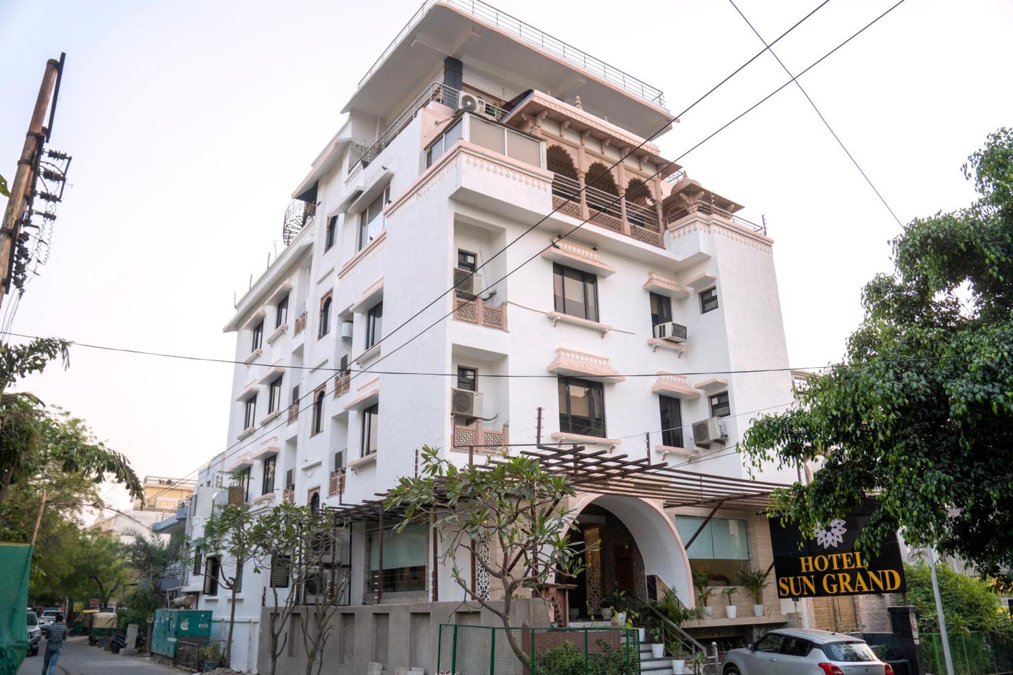 Hotel Sun Grand Agra  Bagian luar foto