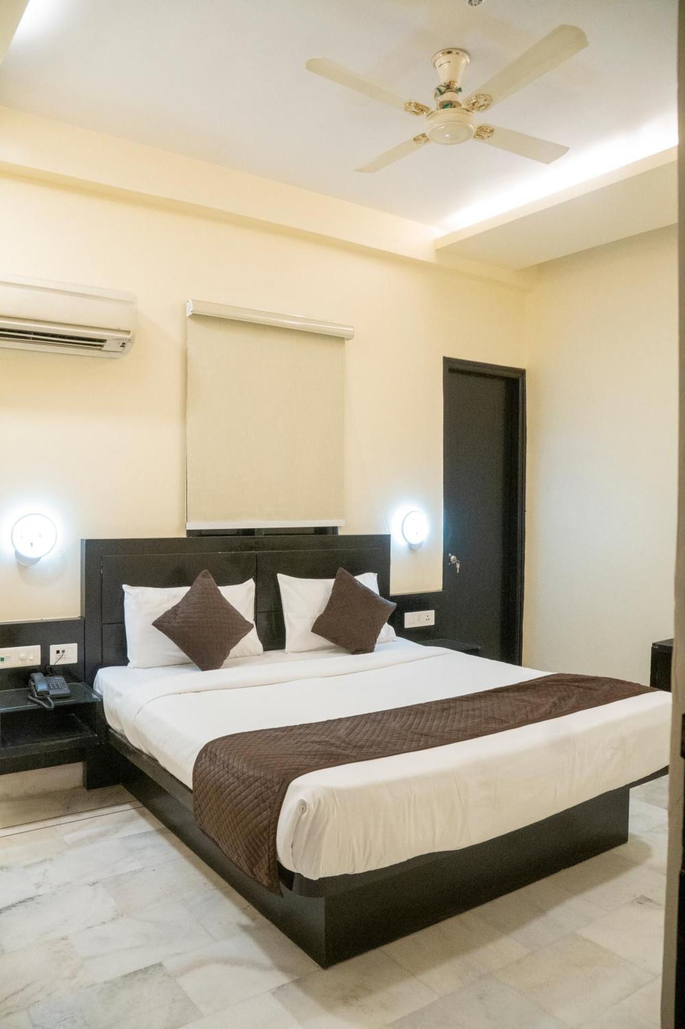 Hotel Sun Grand Agra  Bagian luar foto